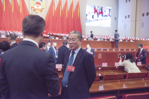 何少华秘书长参加上海市政协十三届二次会议开幕式